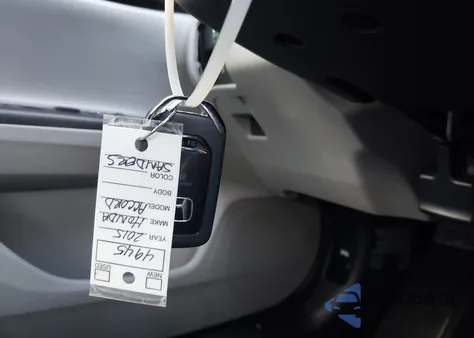 2015 Honda Accord Touring z USA, uszkodzony, nr VIN 1HGCR3F90FA021963